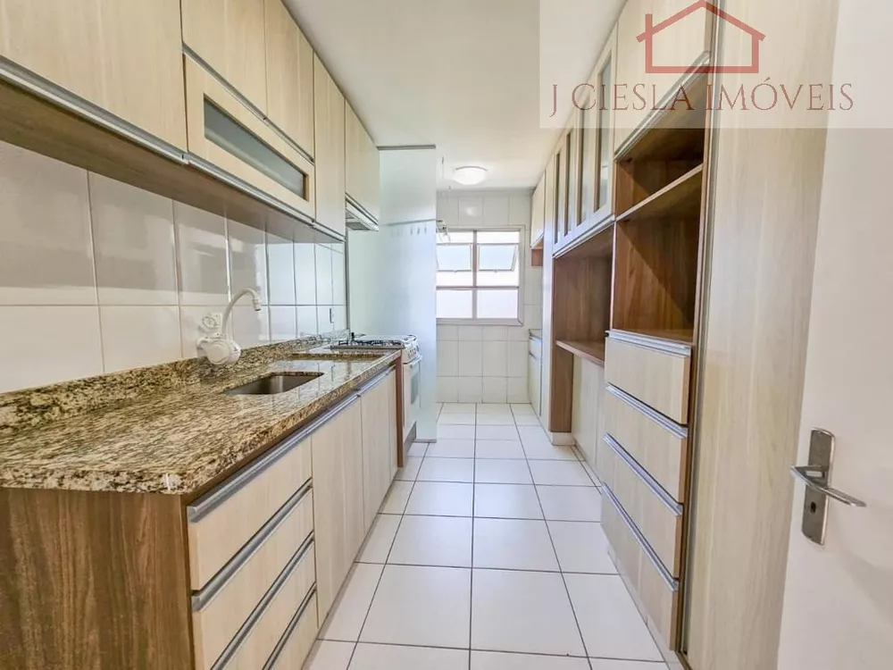 Apartamento à venda com 2 quartos, 66m² - Foto 1