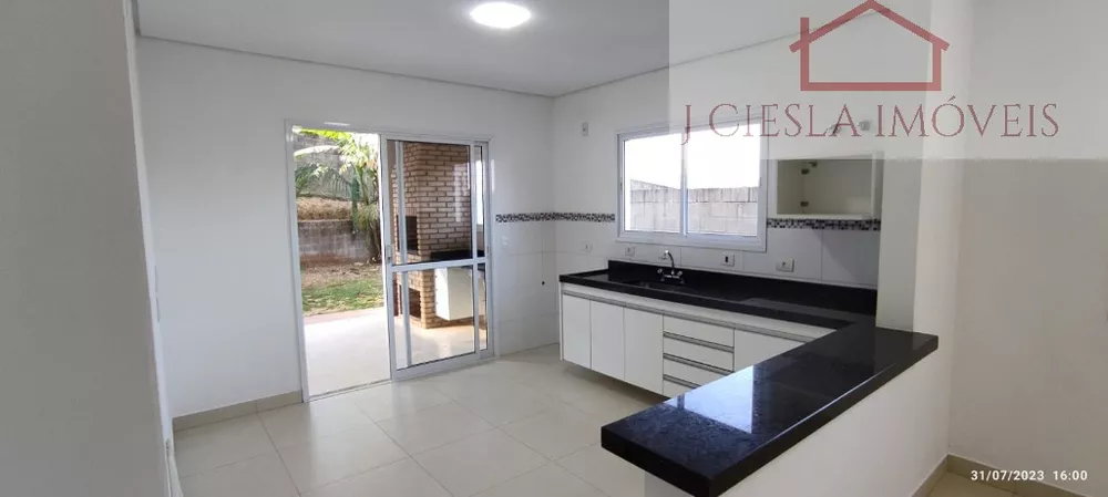 Casa de Condomínio à venda com 3 quartos, 205m² - Foto 3