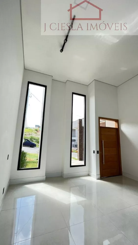 Casa de Condomínio à venda com 3 quartos, 300m² - Foto 2