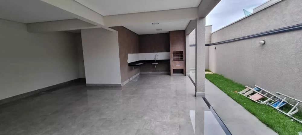 Casa de Condomínio à venda com 3 quartos, 210m² - Foto 2