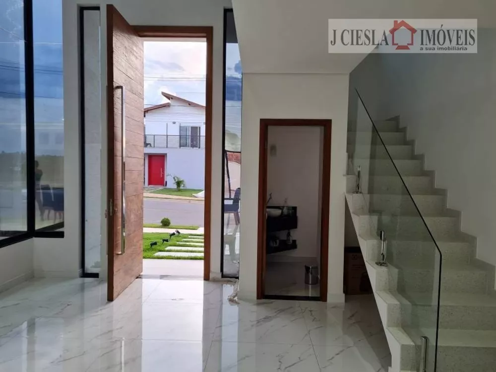 Casa de Condomínio à venda com 3 quartos, 240m² - Foto 4