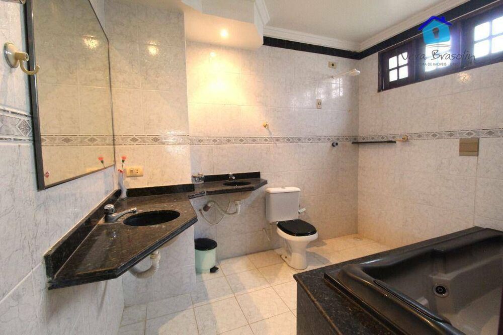 Casa à venda com 5 quartos, 315m² - Foto 7
