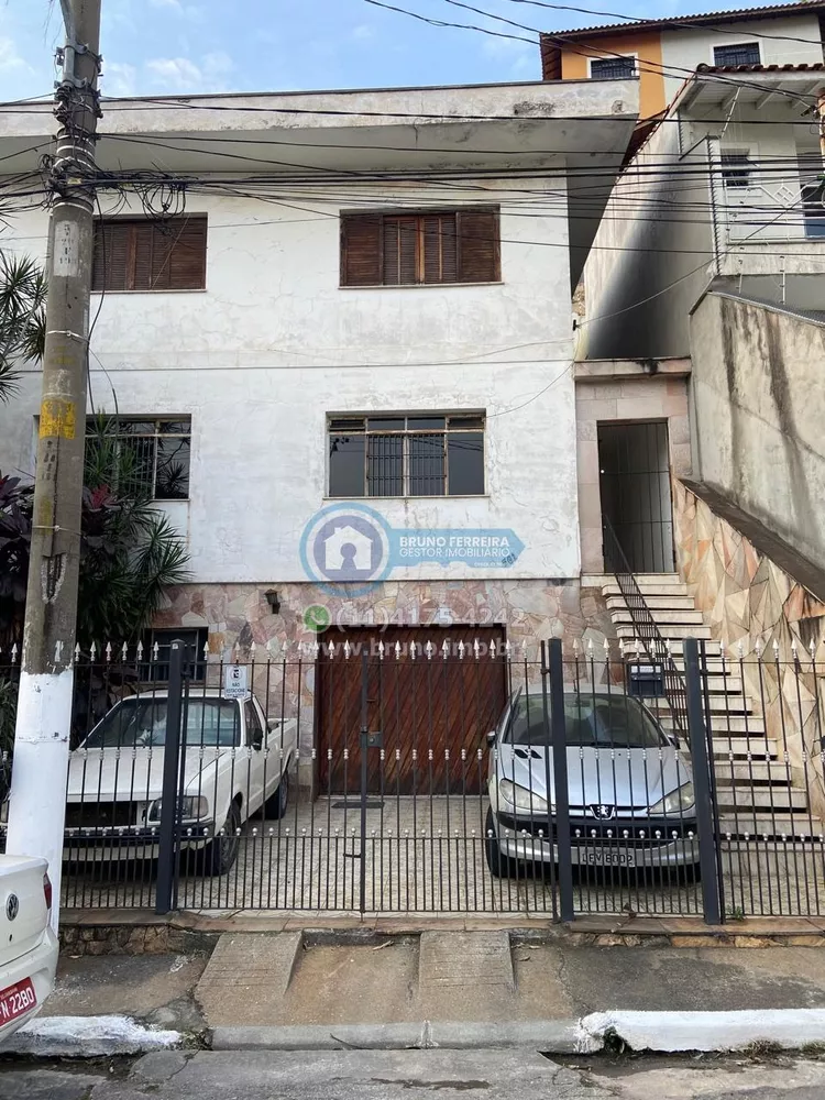 Sobrado à venda com 3 quartos, 200m² - Foto 1