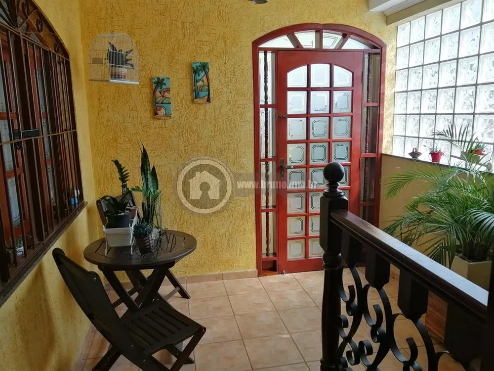 Sobrado à venda com 3 quartos, 320m² - Foto 2