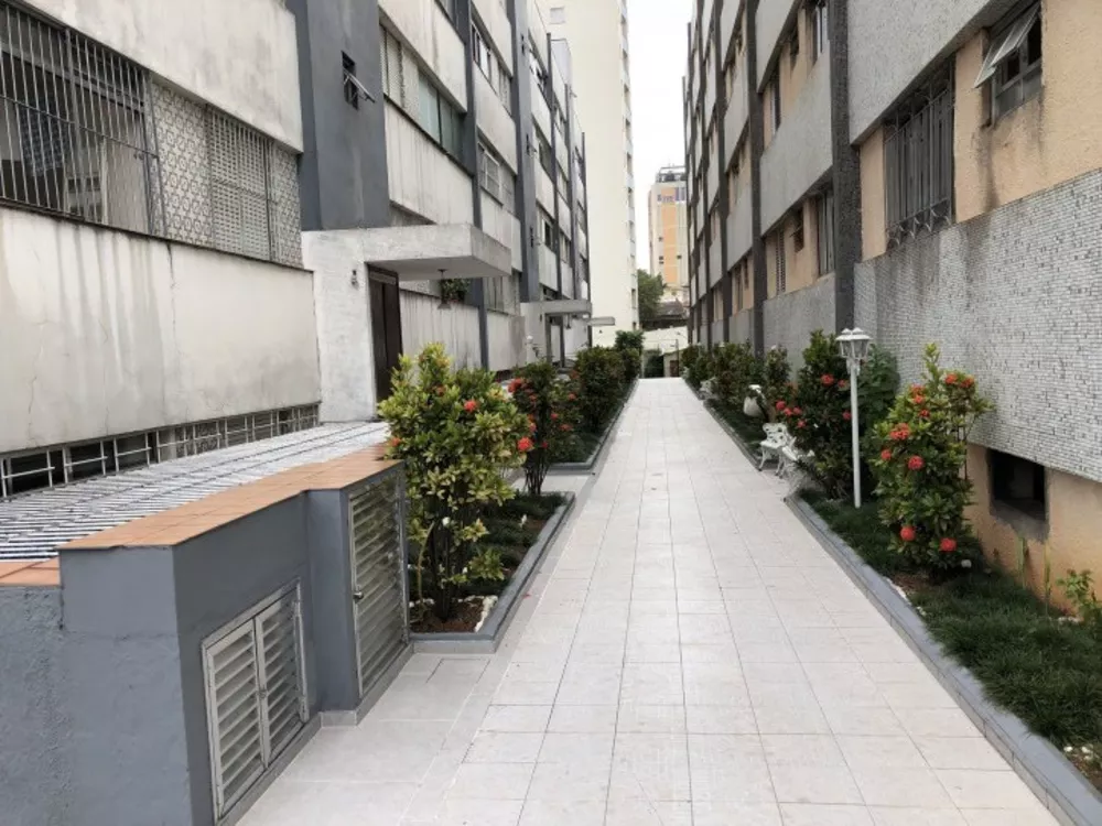 Apartamento à venda com 2 quartos, 64m² - Foto 2