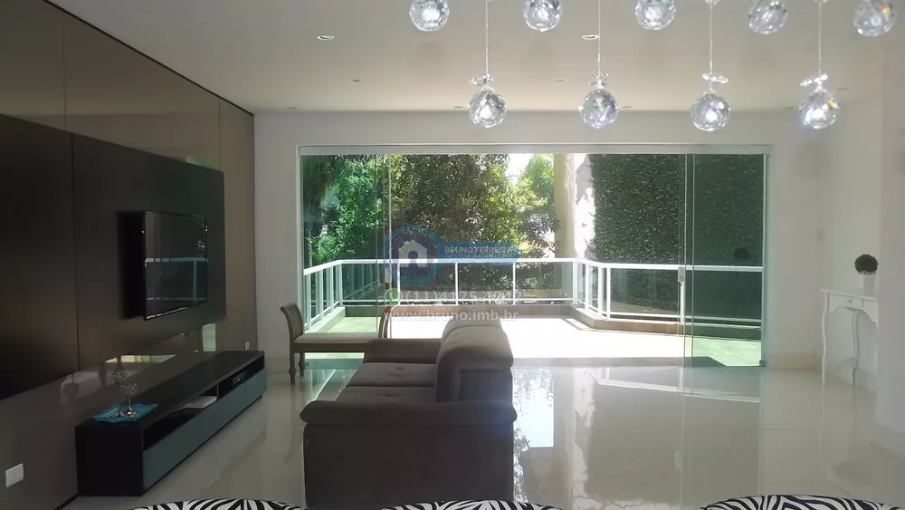 Casa à venda com 3 quartos, 500m² - Foto 1