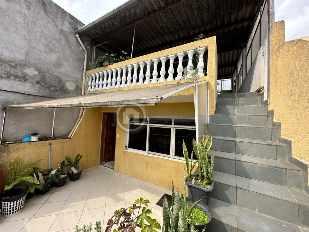 Casa à venda com 4 quartos, 250m² - Foto 1