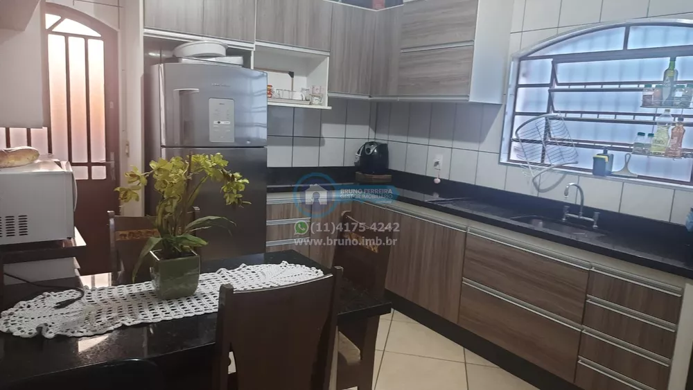 Sobrado à venda com 3 quartos, 180m² - Foto 2