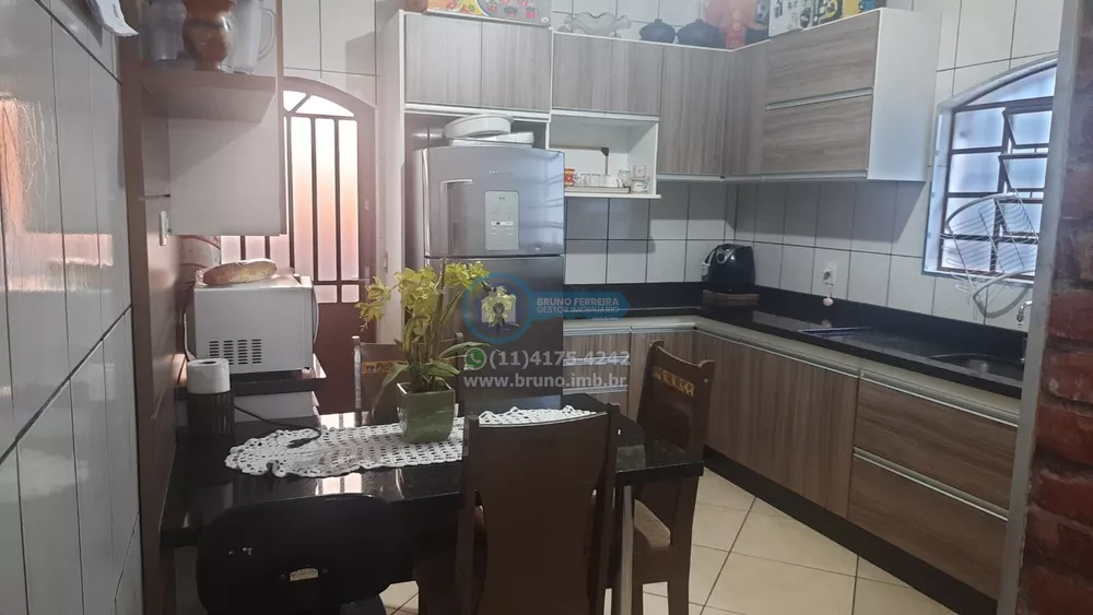 Sobrado à venda com 3 quartos, 180m² - Foto 3