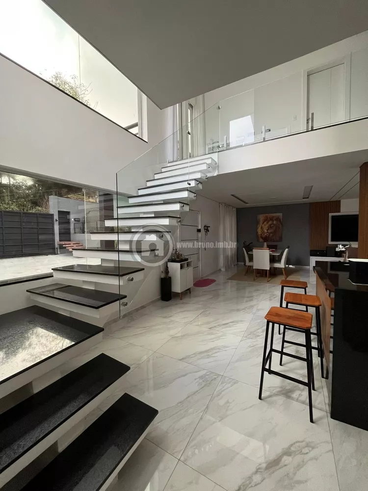 Casa à venda com 5 quartos, 630m² - Foto 3