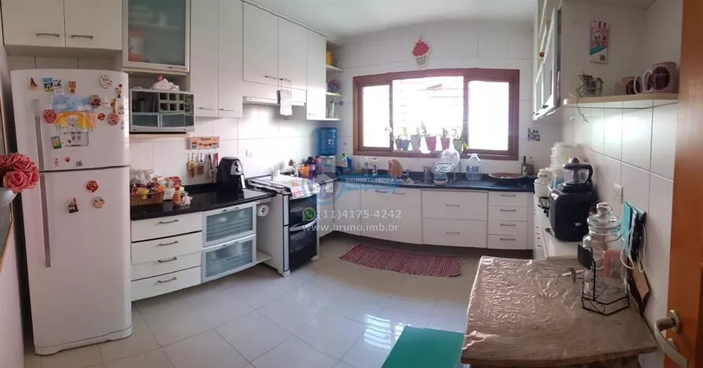 Sobrado à venda com 3 quartos, 200m² - Foto 1