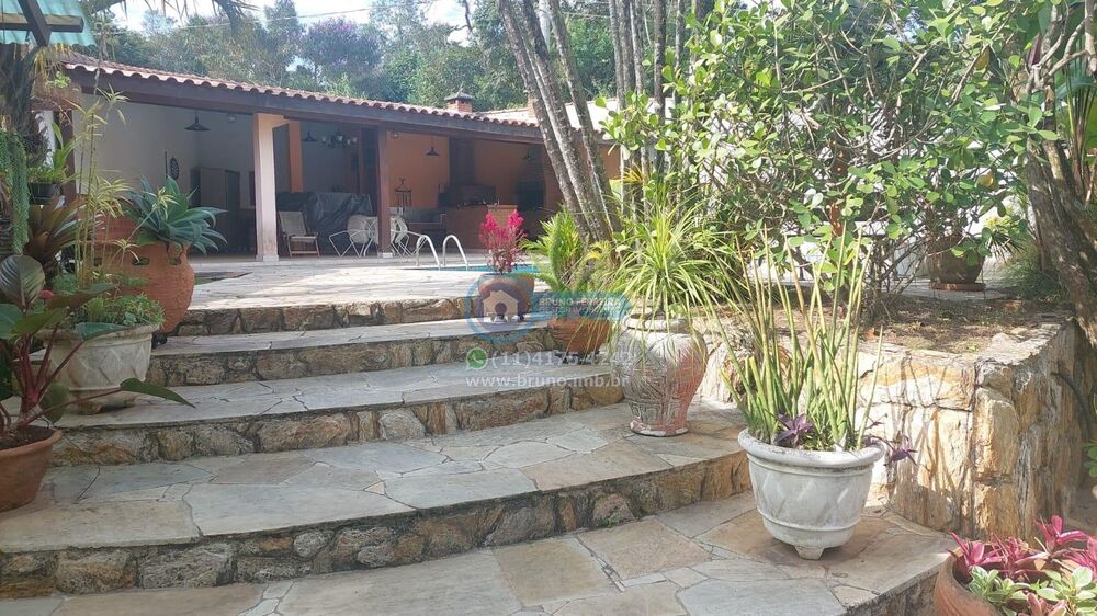Casa de Condomínio à venda com 4 quartos, 550m² - Foto 1