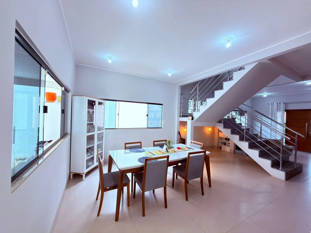 Sobrado, 4 quartos, 259 m² - Foto 1