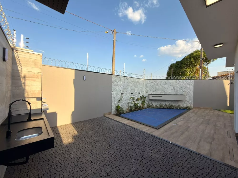Casa, 3 quartos, 141 m² - Foto 2