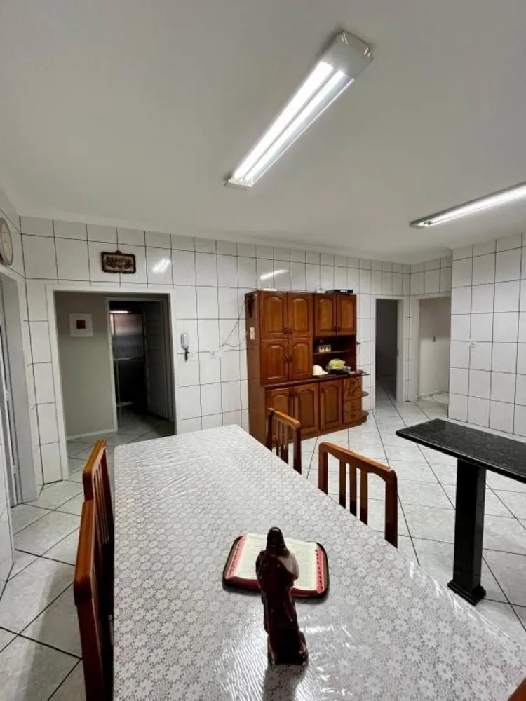 Casa, 3 quartos, 228 m² - Foto 4