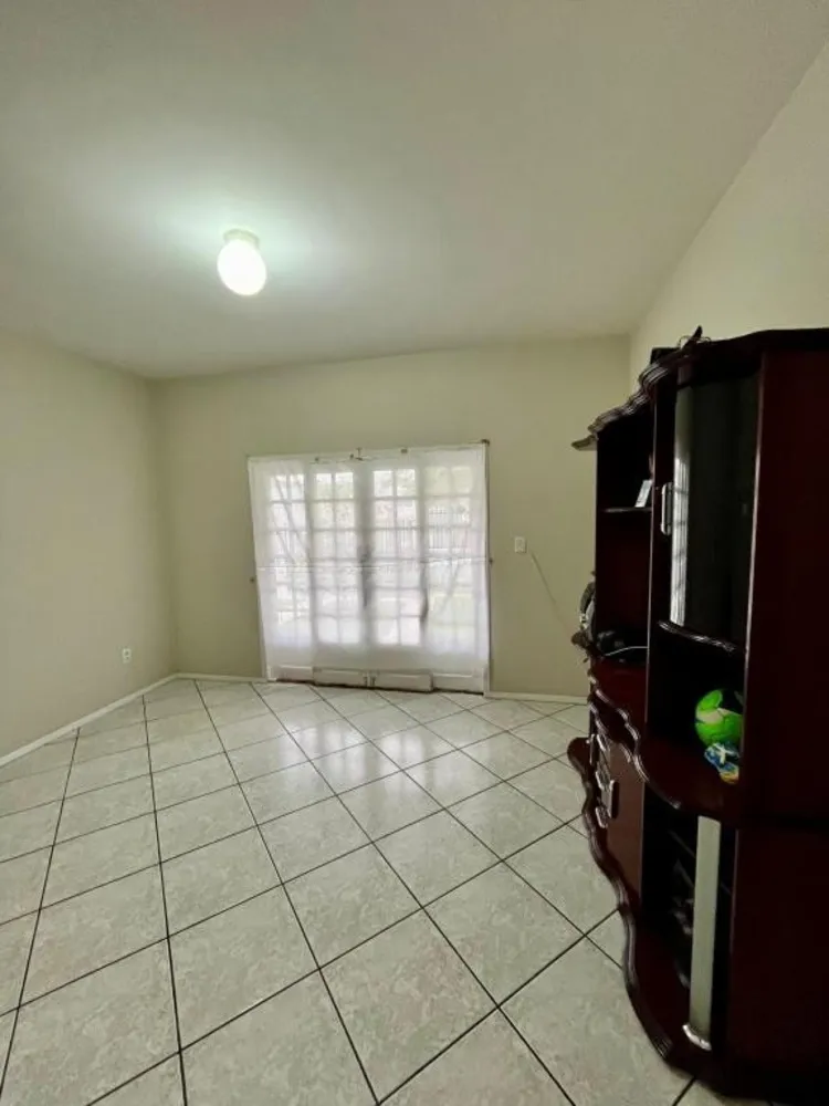 Casa, 3 quartos, 228 m² - Foto 2