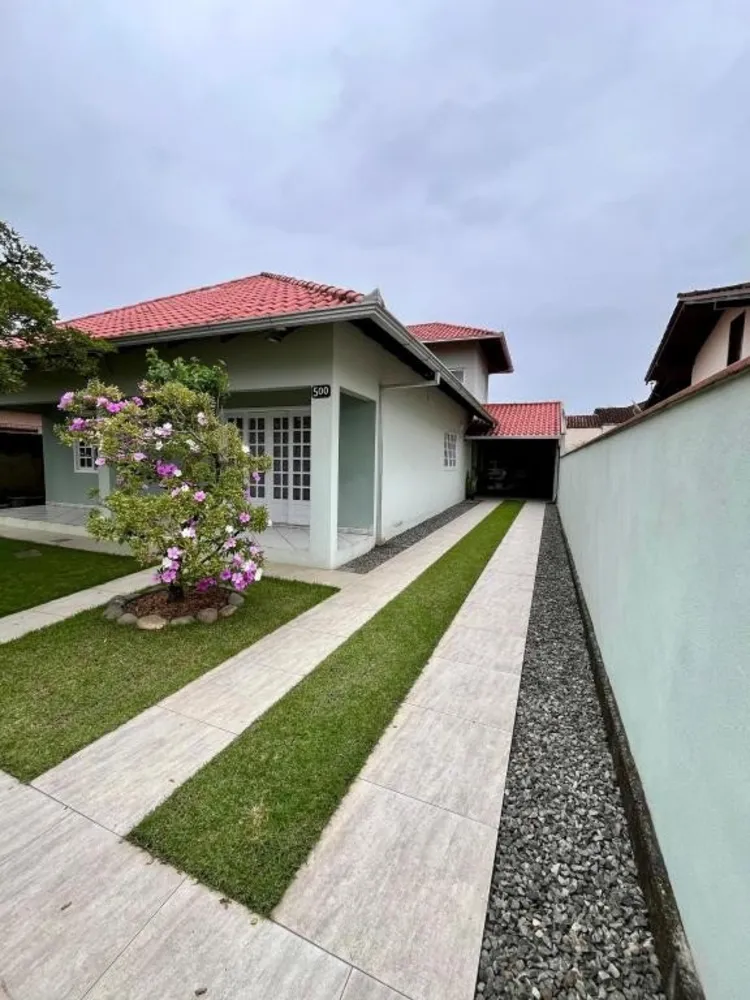 Casa, 3 quartos, 228 m² - Foto 1