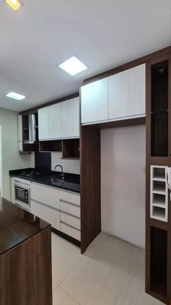 Apartamento à venda com 2 quartos, 66m² - Foto 3