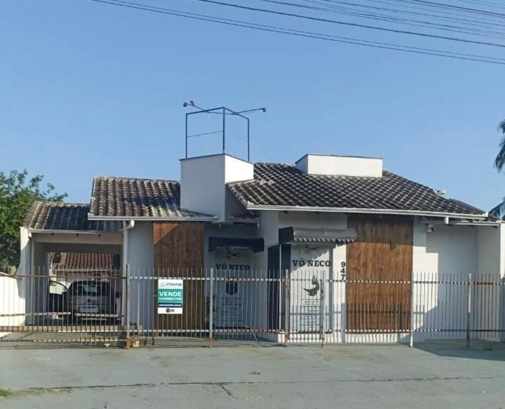 Casa à venda com 3 quartos - Foto 1