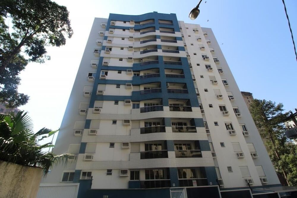 Apartamento para alugar com 4 quartos, 106m² - Foto 1