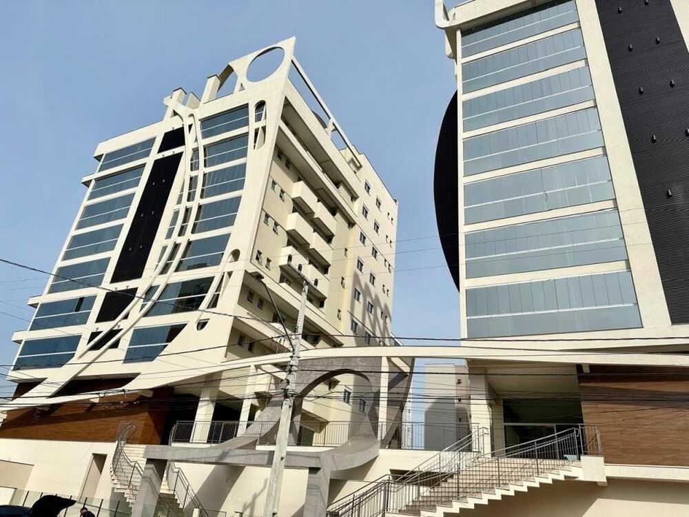 Apartamento à venda com 2 quartos, 111m² - Foto 1