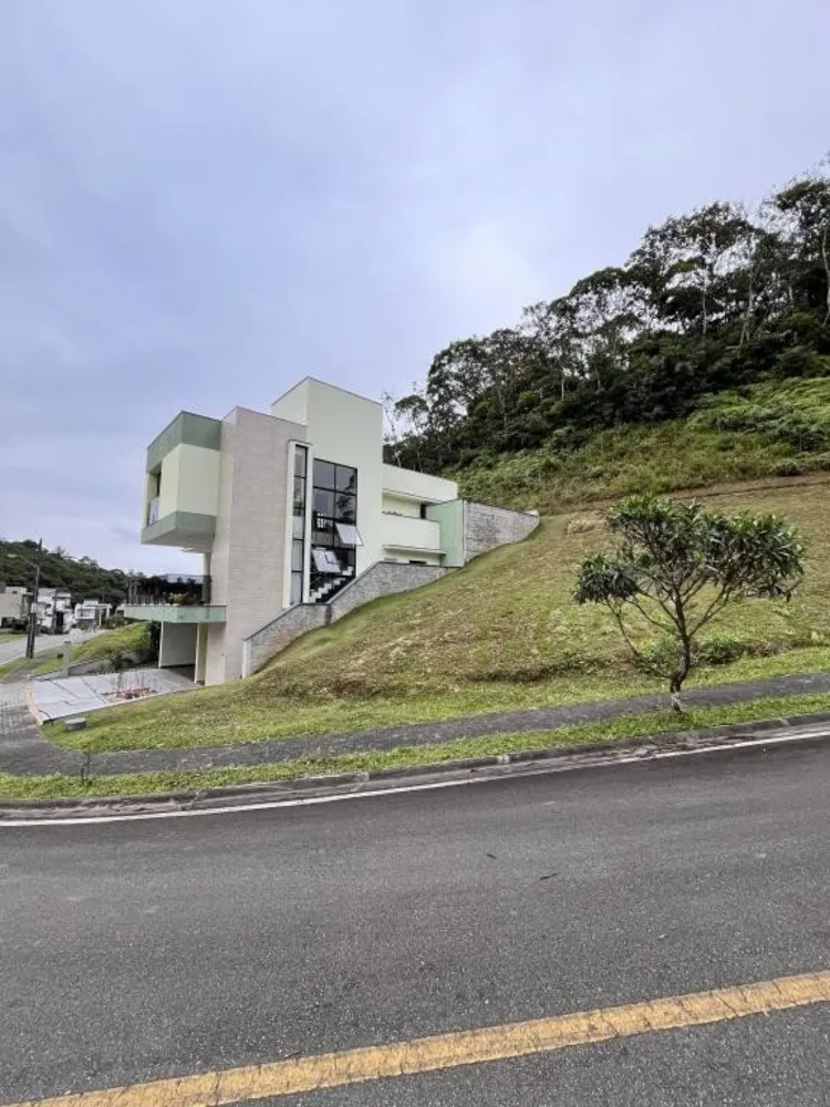Casa, 3 quartos, 299 m² - Foto 1