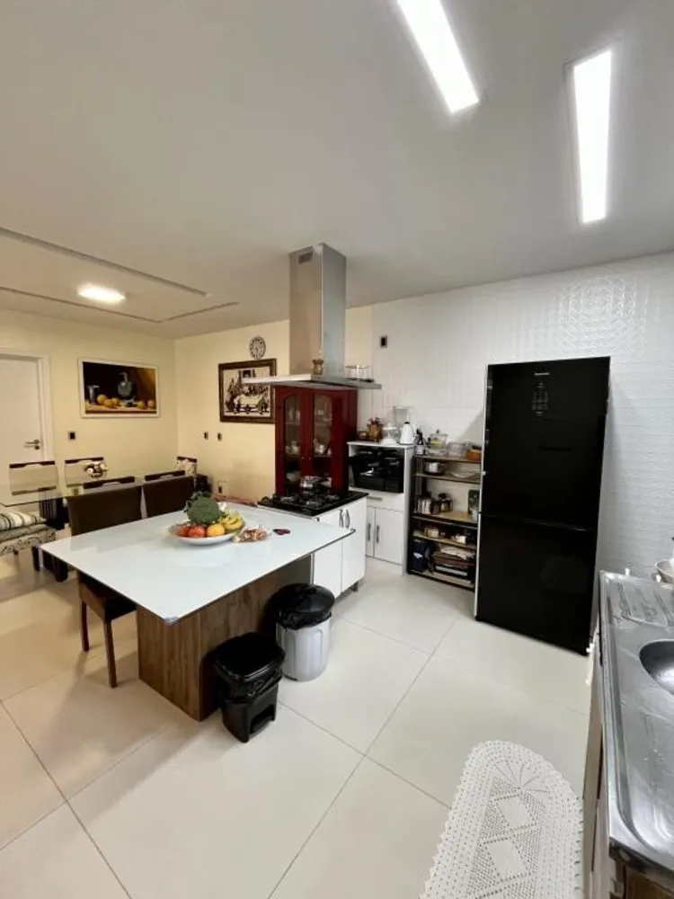 Casa, 3 quartos, 299 m² - Foto 3