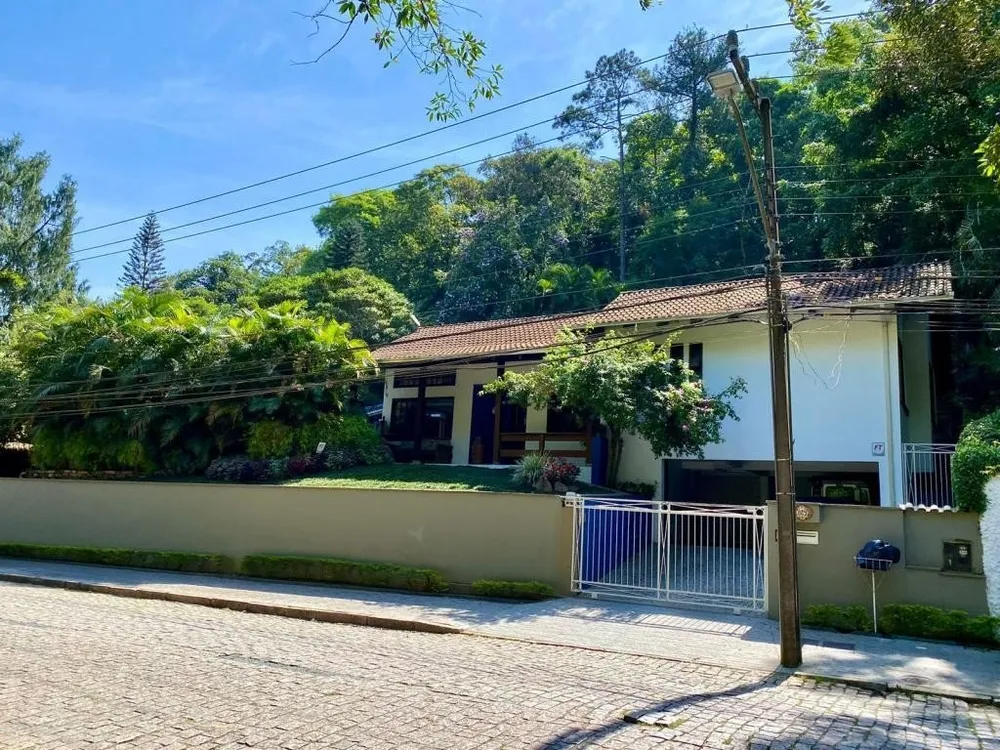 Sobrado, 4 quartos, 227 m² - Foto 1