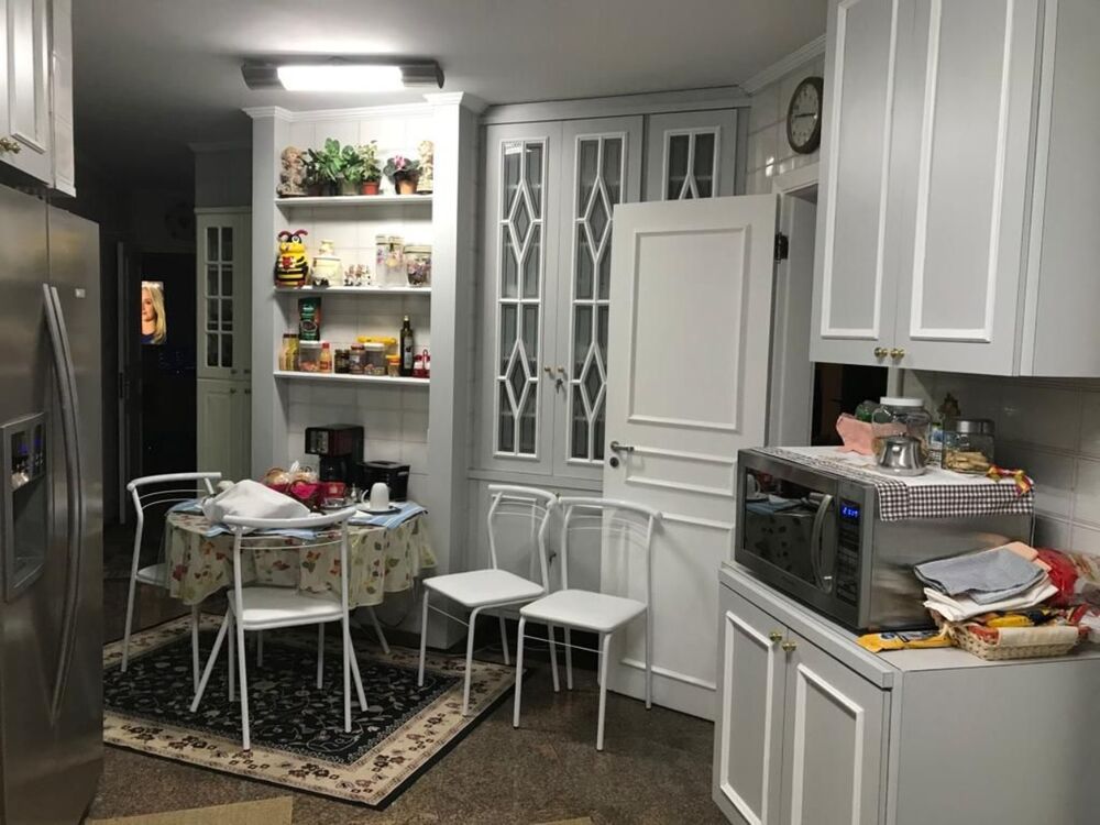 Apartamento à venda com 3 quartos, 230m² - Foto 19