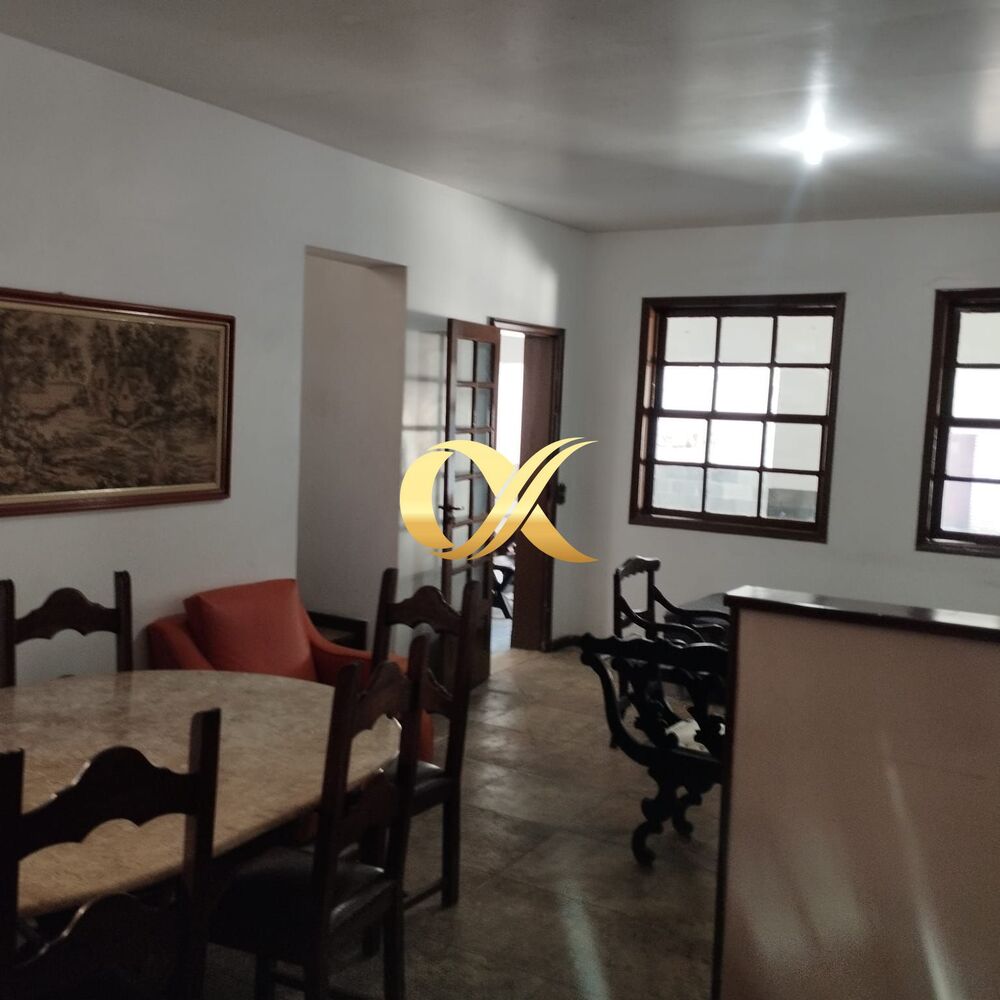 Casa, 7 quartos, 247 m² - Foto 1