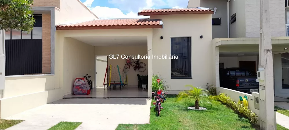 Casa à venda com 3 quartos, 72m² - Foto 1