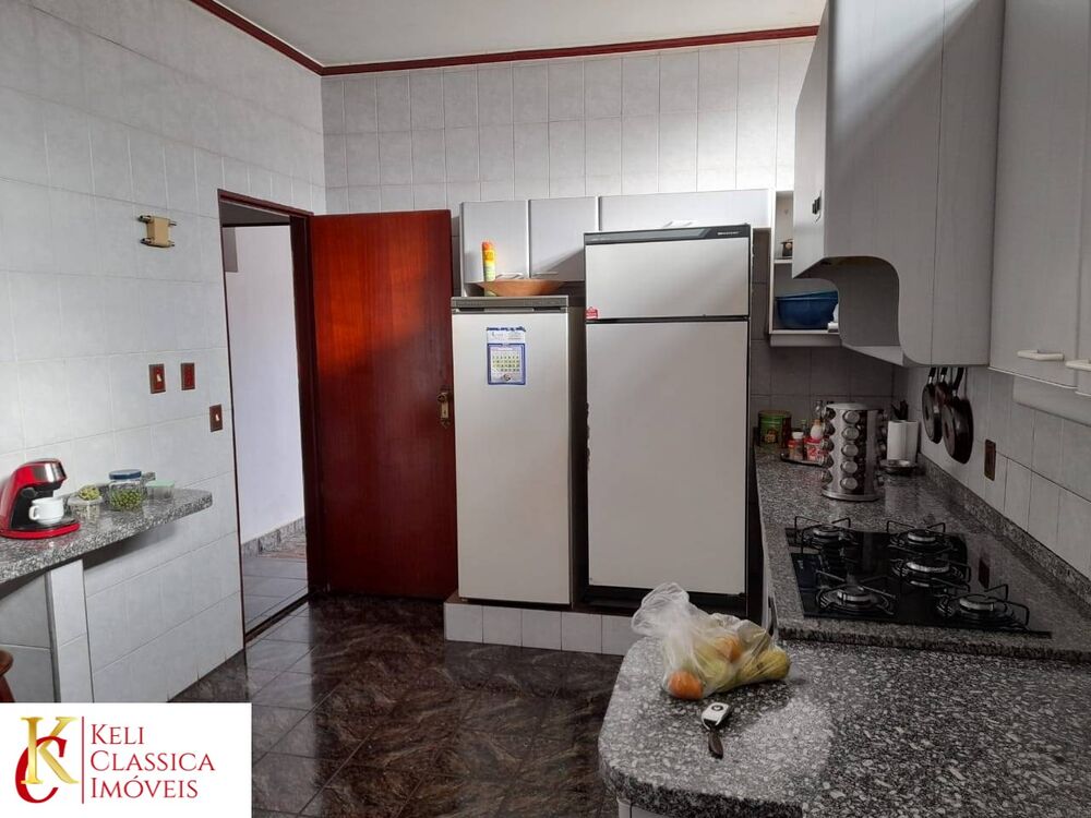 Casa à venda com 4 quartos, 350m² - Foto 8