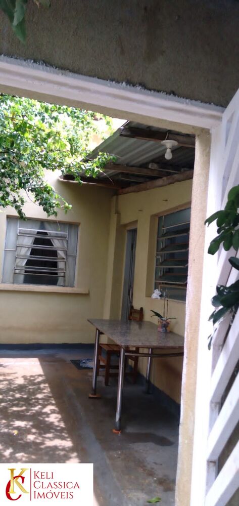 Casa à venda com 3 quartos, 82m² - Foto 1