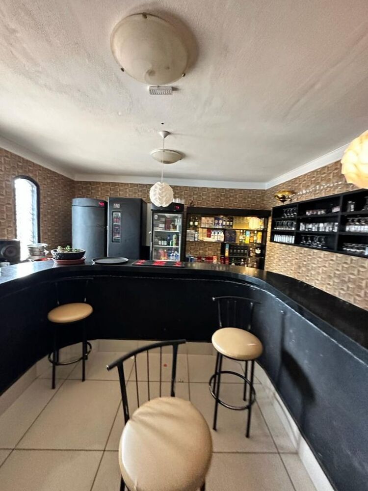 Prédio Inteiro para alugar com 3 quartos, 1700m² - Foto 4