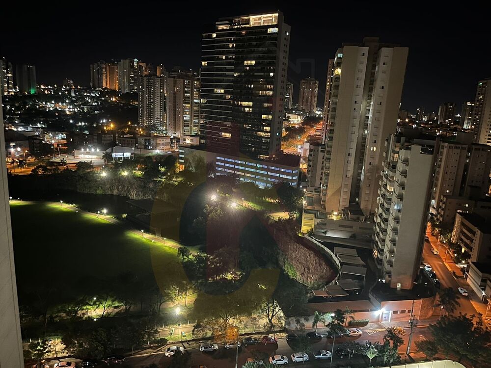 Apartamento à venda com 3 quartos, 148m² - Foto 2