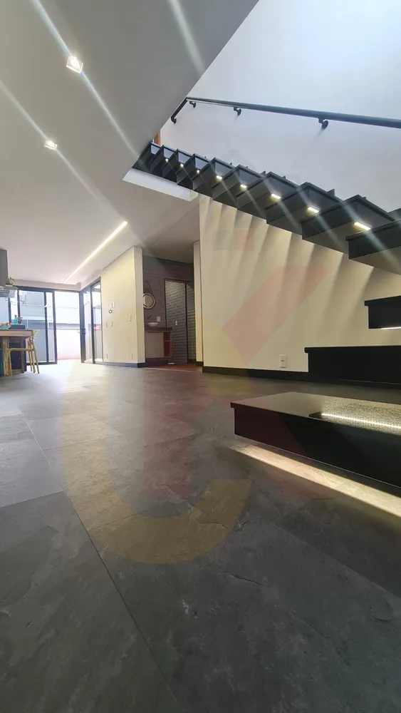Casa, 3 quartos, 209 m² - Foto 1