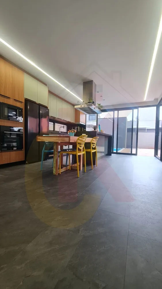 Casa, 3 quartos, 209 m² - Foto 4