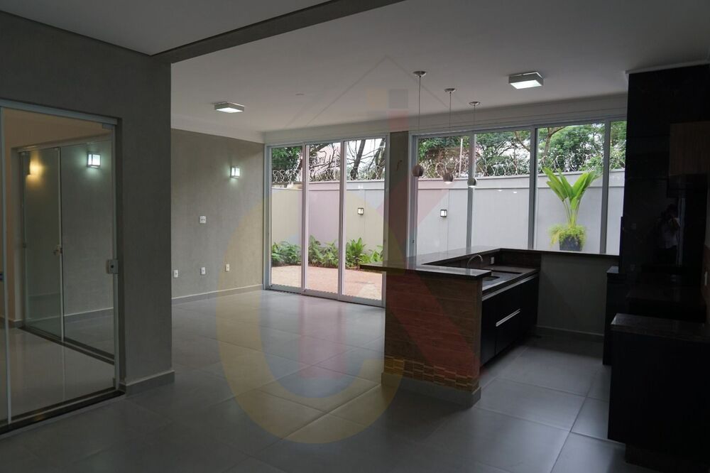 Casa, 3 quartos, 283 m² - Foto 2