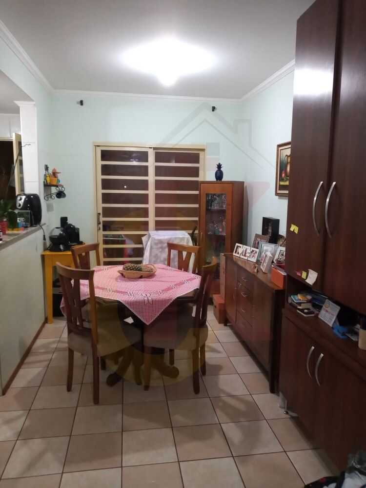Casa à venda com 2 quartos, 95m² - Foto 2