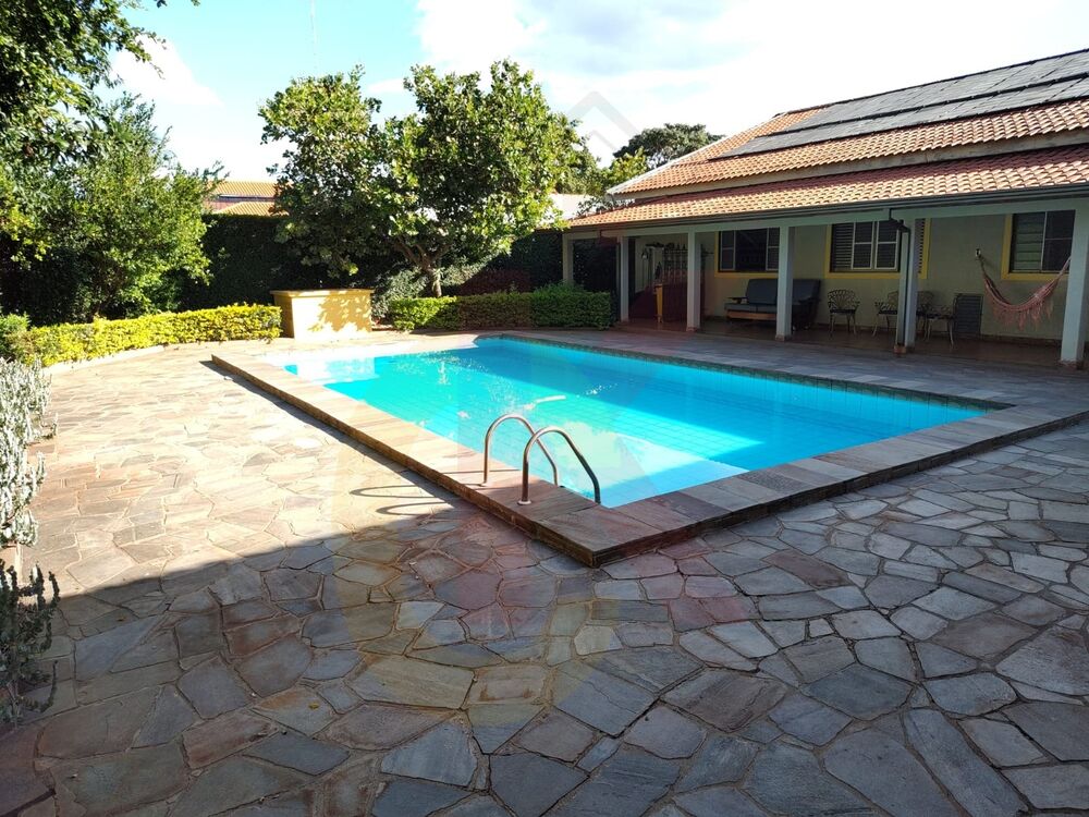 Chácara à venda com 4 quartos, 428m² - Foto 2