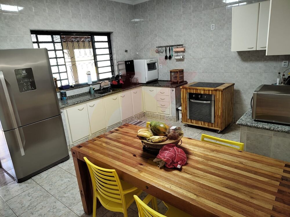 Chácara à venda com 4 quartos, 428m² - Foto 3