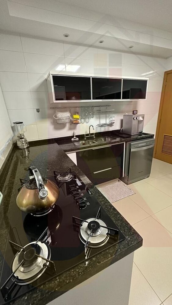 Apartamento à venda com 3 quartos, 148m² - Foto 2