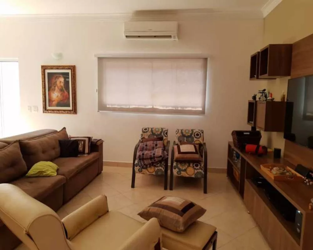 Casa, 3 quartos, 195 m² - Foto 1