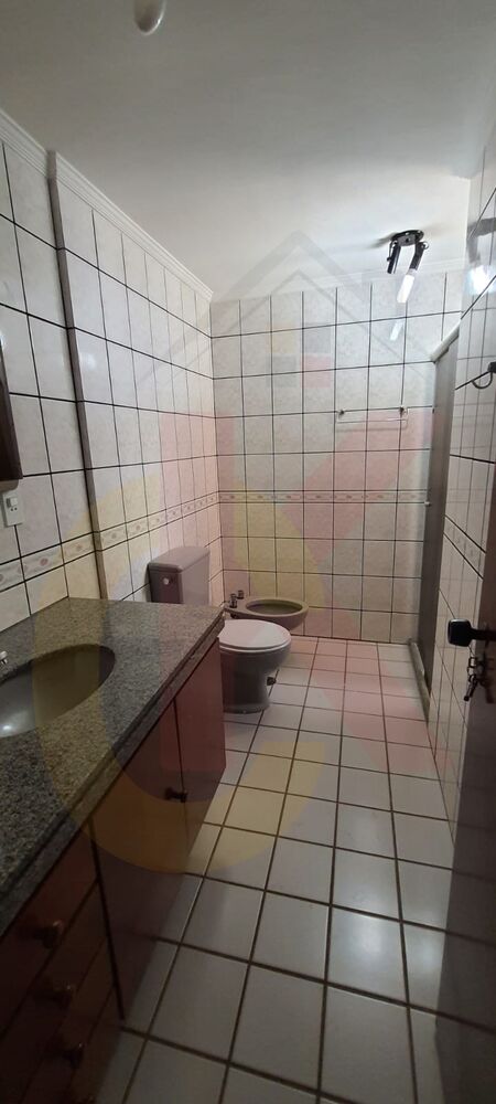 Apartamento à venda com 3 quartos, 121m² - Foto 3