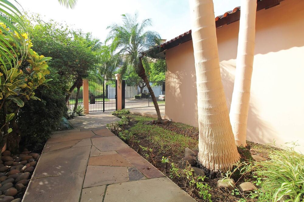 Casa, 4 quartos, 381 m² - Foto 1