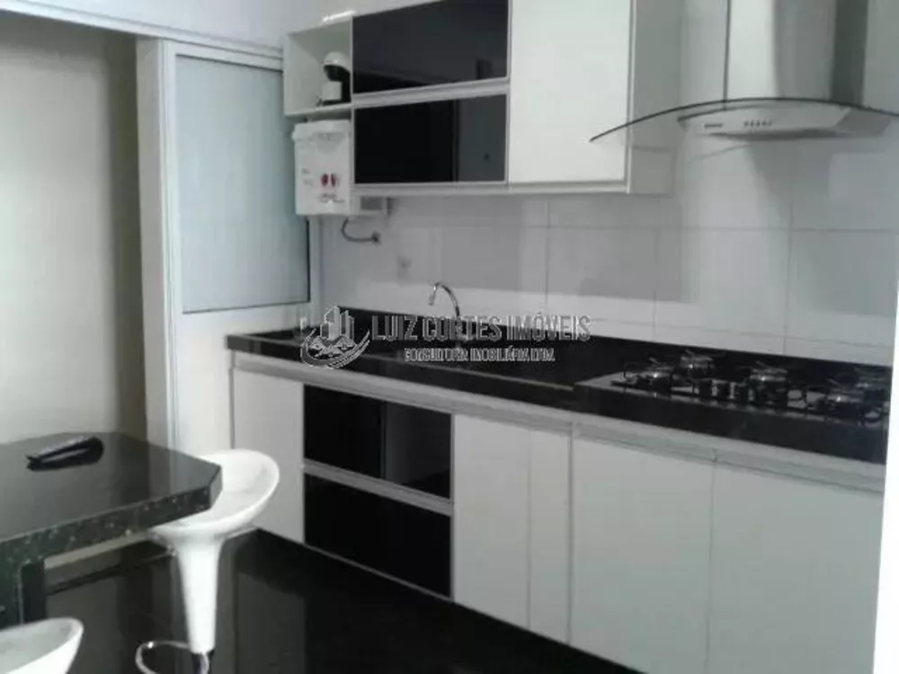 Apartamento à venda com 3 quartos, 97m² - Foto 1