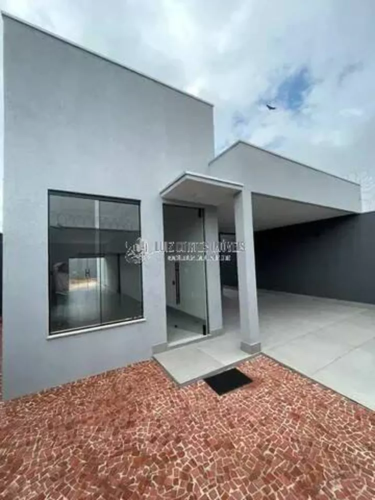 Casa à venda com 3 quartos, 132m² - Foto 1