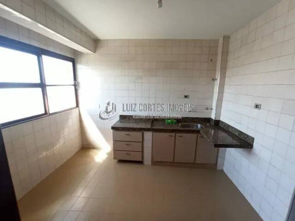 Apartamento à venda com 3 quartos, 117m² - Foto 3
