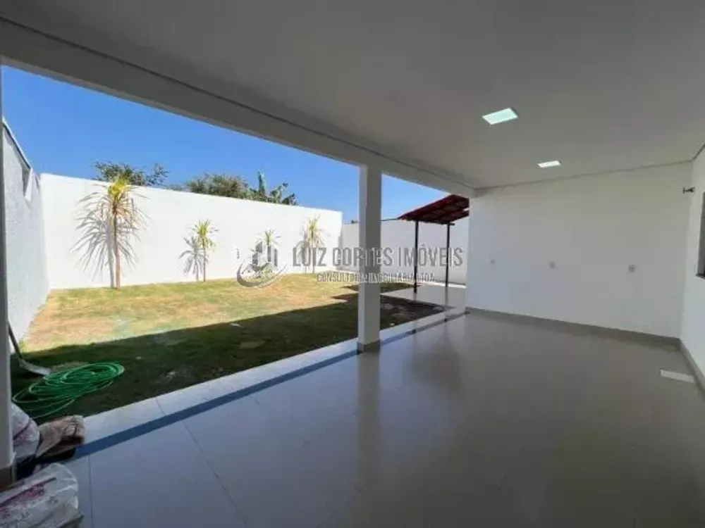 Casa à venda com 3 quartos, 344m² - Foto 2