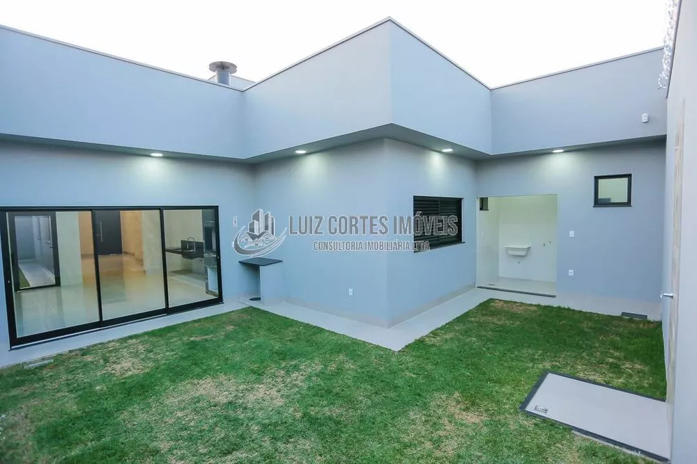 Casa à venda com 3 quartos, 148m² - Foto 1